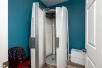 Tanning bed room