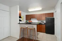 Kitchen with breakfast bar