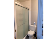 CW7 bathroom2