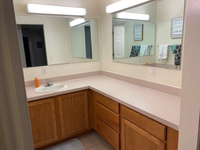 Gran1 bathroom2