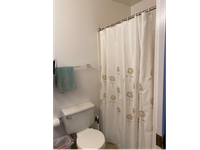 CH15 bathroom2