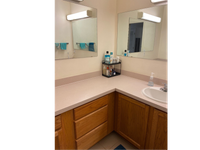 Gran8 bathroom2