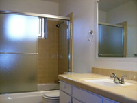 2069 Sundberg Ave - Bathroom