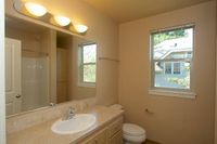 1931 Hilyard St - 2nd Full Bath