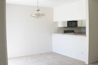 2x2 Dining Area