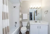 Colony at the Oaks Apartments Bathroom