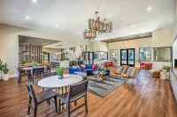 Clubroom at Summit on Boulder