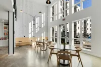 Embrace a space filled with natural light and modern elegance at 805 Riverfront Apartments in Sacramento