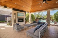 Marq Highland Park Outdoor Lounge