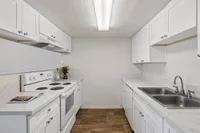 Renovated-Kitchen-at-Camelot-Apartments-In-Yuma-AZ