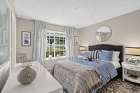Advenir at The Oaks - Cozy Bedroom