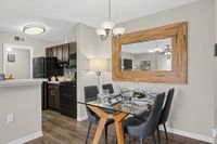Advenir at The Oaks - Dining Area