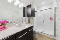 Mansions of Denton | B1 Secondary Bathroom