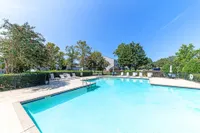 Swimming pool and sundeck Apartments in Piedmont