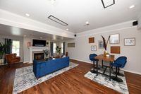 Explore the sophistication of this chic living room, ideal for stylish relaxation and entertaining.