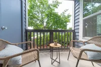 Private balcony/patio