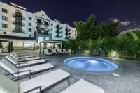 club-prado-jacuzzi-night (Copy)