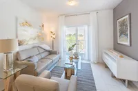 Airy Living with Room to Breathe
