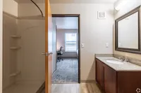 4x4 Bathroom and Bedroom