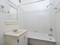 Ivanhoe Restroom