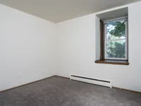 2 Bed / 1 Bath - 1,000 SF - Bedroom