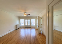 Bright Living Room & French Doors - 206