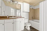 Stone Creek - Bathroom