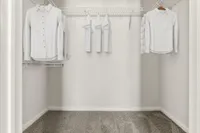 Stone Creek - Walk-in Closet