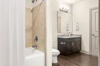 Roswell City Walk - Bathroom