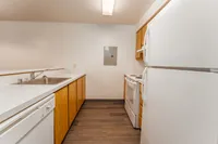 Dishwasher, Fridge & Freezer, Oven/Range