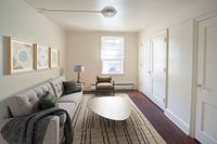 The Greentree Building - Living Room