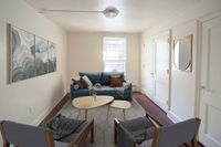 The Greentree Building - Living Room