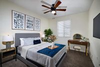bedroom with queen size bed