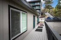 breezeway with railing