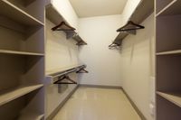 Pearl Washington Apartment Closet | Apartments on Washington Ave | Houston, TX Apartments