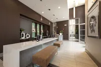 A modern space to begin your leasing journey. Pearl Residences at City Centre Leasing Lobby | Houston, TX Apartments | Houston CityCentre Apartments