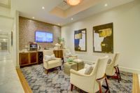 Elegant lounge with natural light. The McCarthy at Memorial City lounge area | Houston, TX Apartments | Apartments in Houston, TX