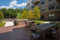 Pearl Woodlake Courtyard | Houston, TX Apartments | 1-3 Bedroom Apartments in Houston