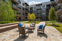 Pearl Woodlake Courtyard | Houston, TX Apartments | 1-3 Bedroom Apartments in Houston