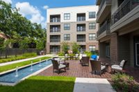 Pearl Woodlake Courtyard | Houston, TX Apartments | 1-3 Bedroom Apartments in Houston