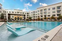 Swimming pool | Caroline at Memorial | Houston, Texas