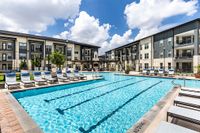 Caroline Longhorn Quarry | San Antonio Apartments | Apartments in San Antonio, TX