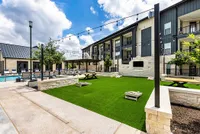 Caroline Longhorn Quarry | San Antonio Apartments | Apartments in San Antonio, TX