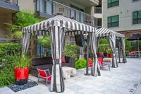 Pearl Greenway | Houston, TX Apartments | Greenway Plaza | Upper Kirby Apartments