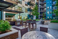 PearlWashington_ext_grill-2