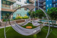 PearlWashington_ext_courtyard-2