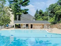 The Falls at Roland Park Apartment Homes in Baltimore for Rent