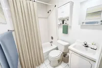 Westbury Brownstones Bathroom