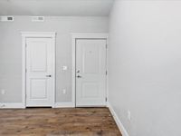 2x1 Entryway