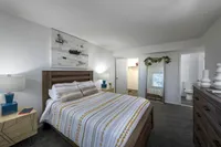 Renovated 2 Bedroom Apartment Home